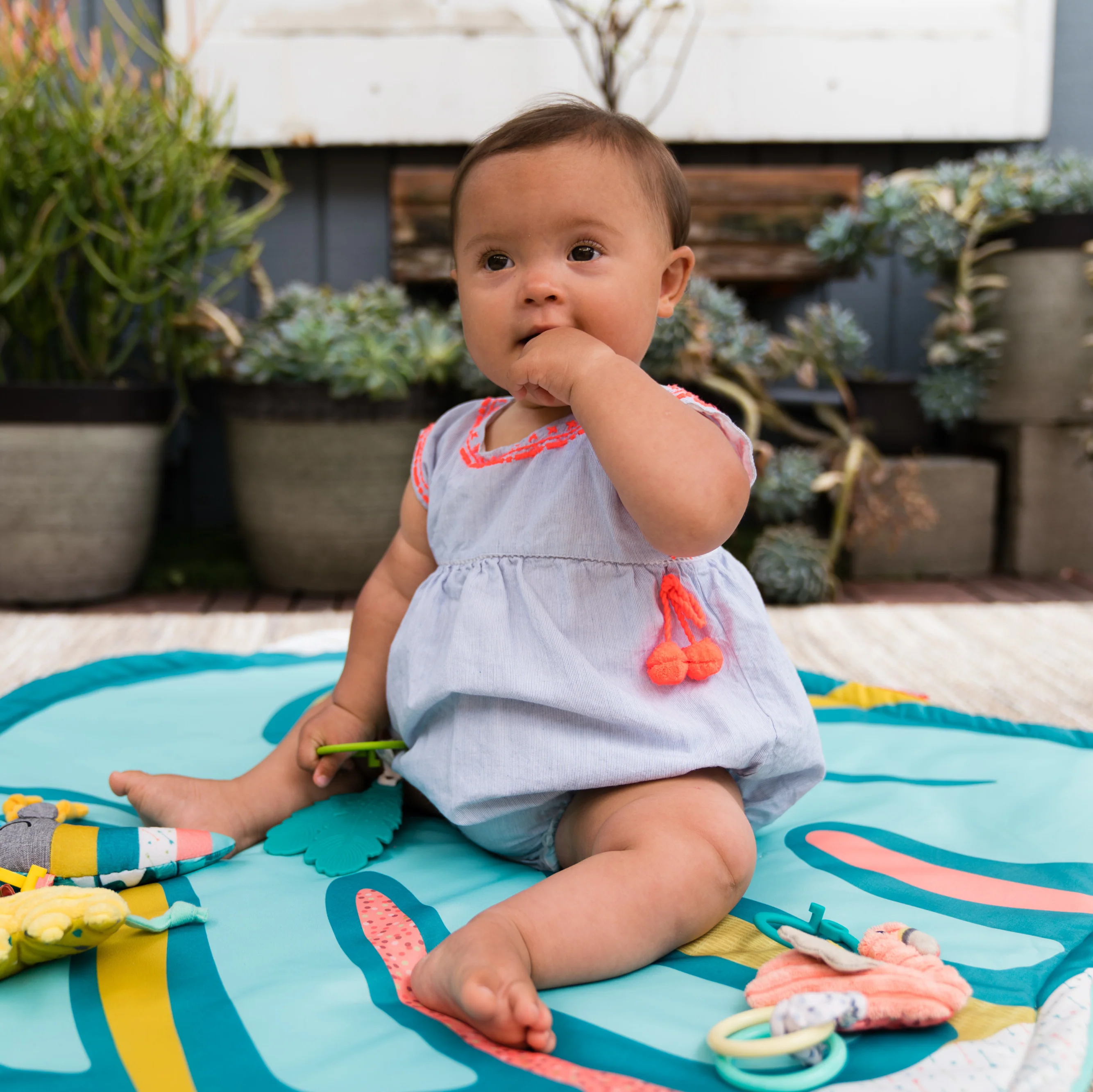 Deluxe Twist & Fold Activity Gym & Play Mat™ Tropical - Image 8