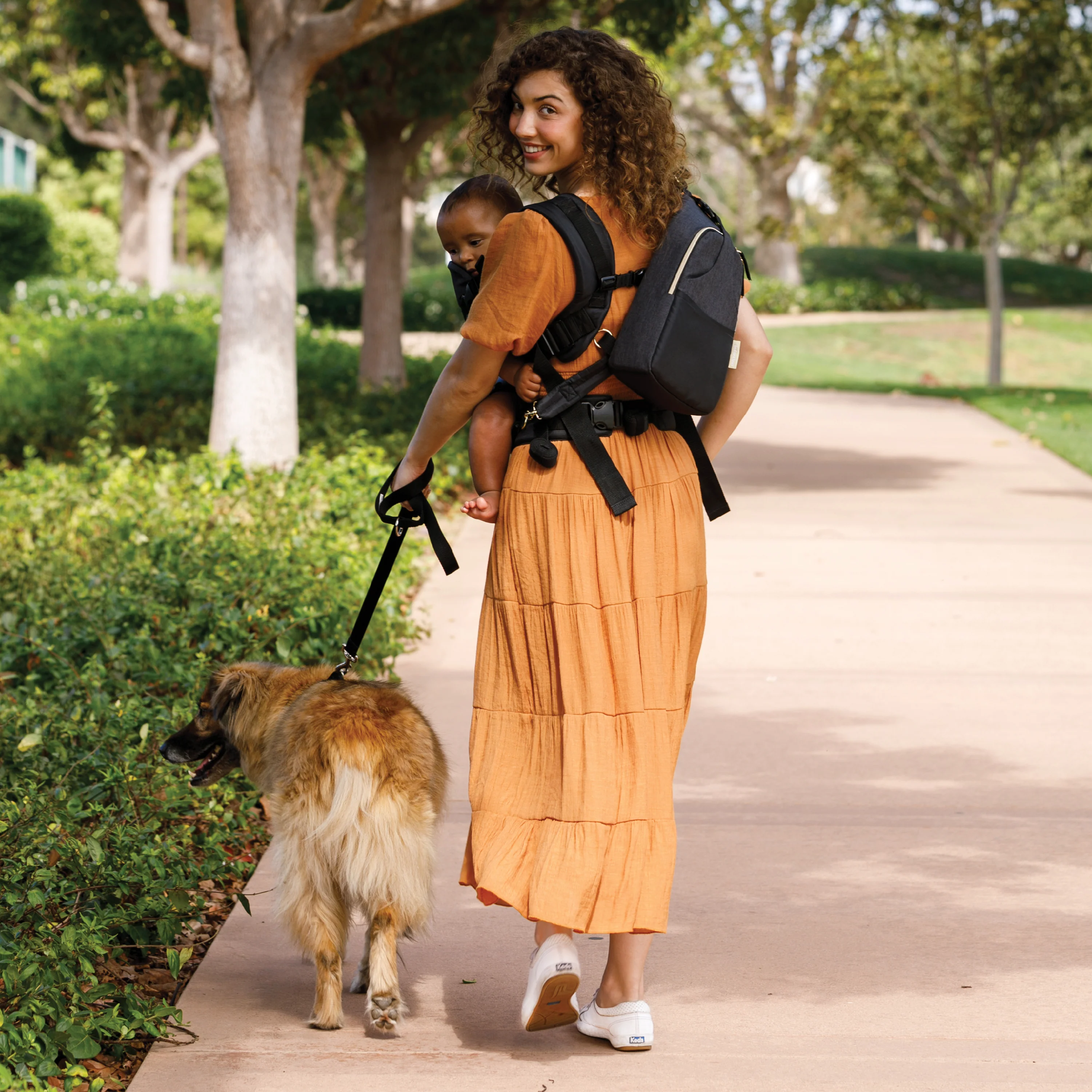 Flip 4-in-1 Convertible Carrier & Crossbody Diaper Bag Set - Image 10