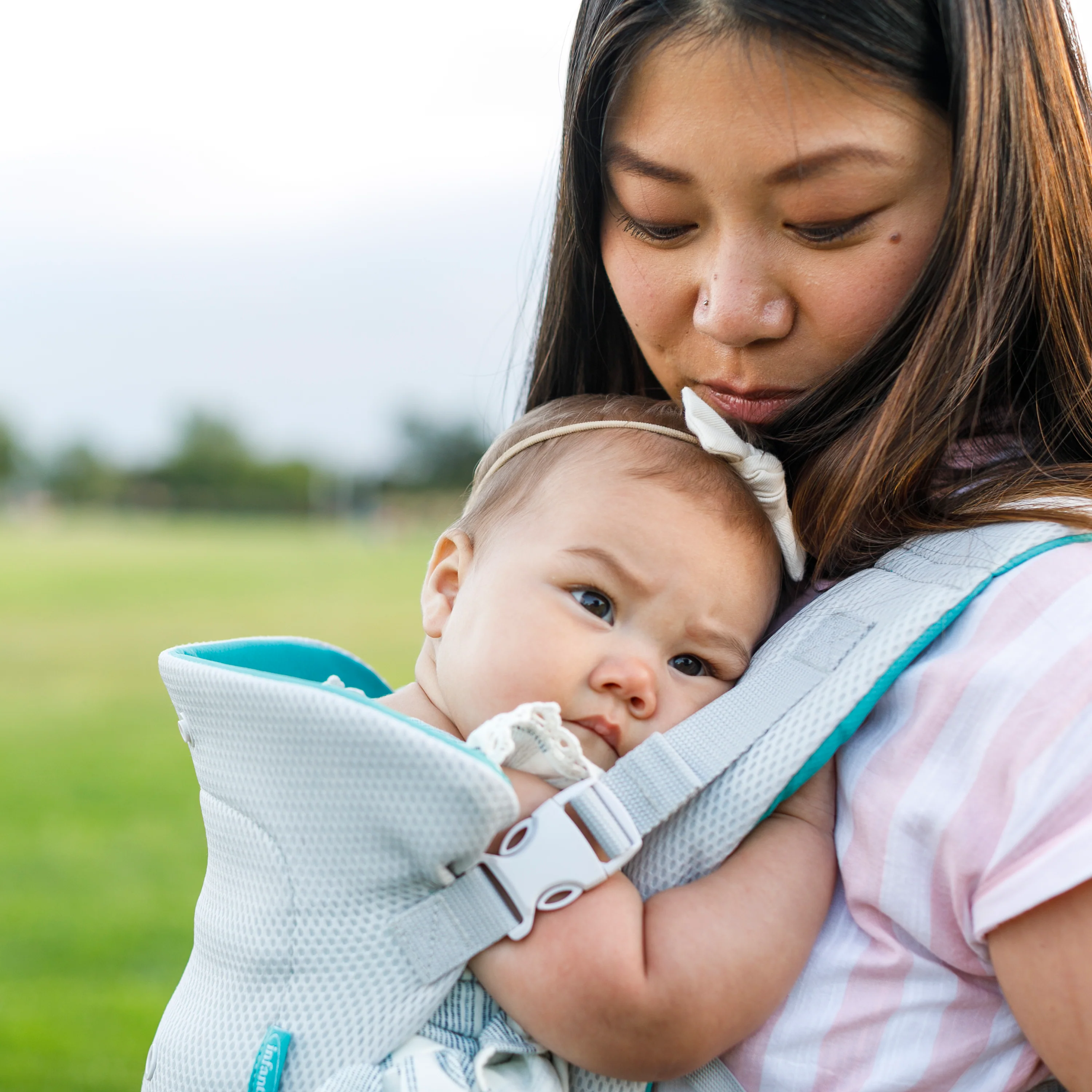 Flip™ 4-in-1 Light & Airy Convertible Carrier - Image 12