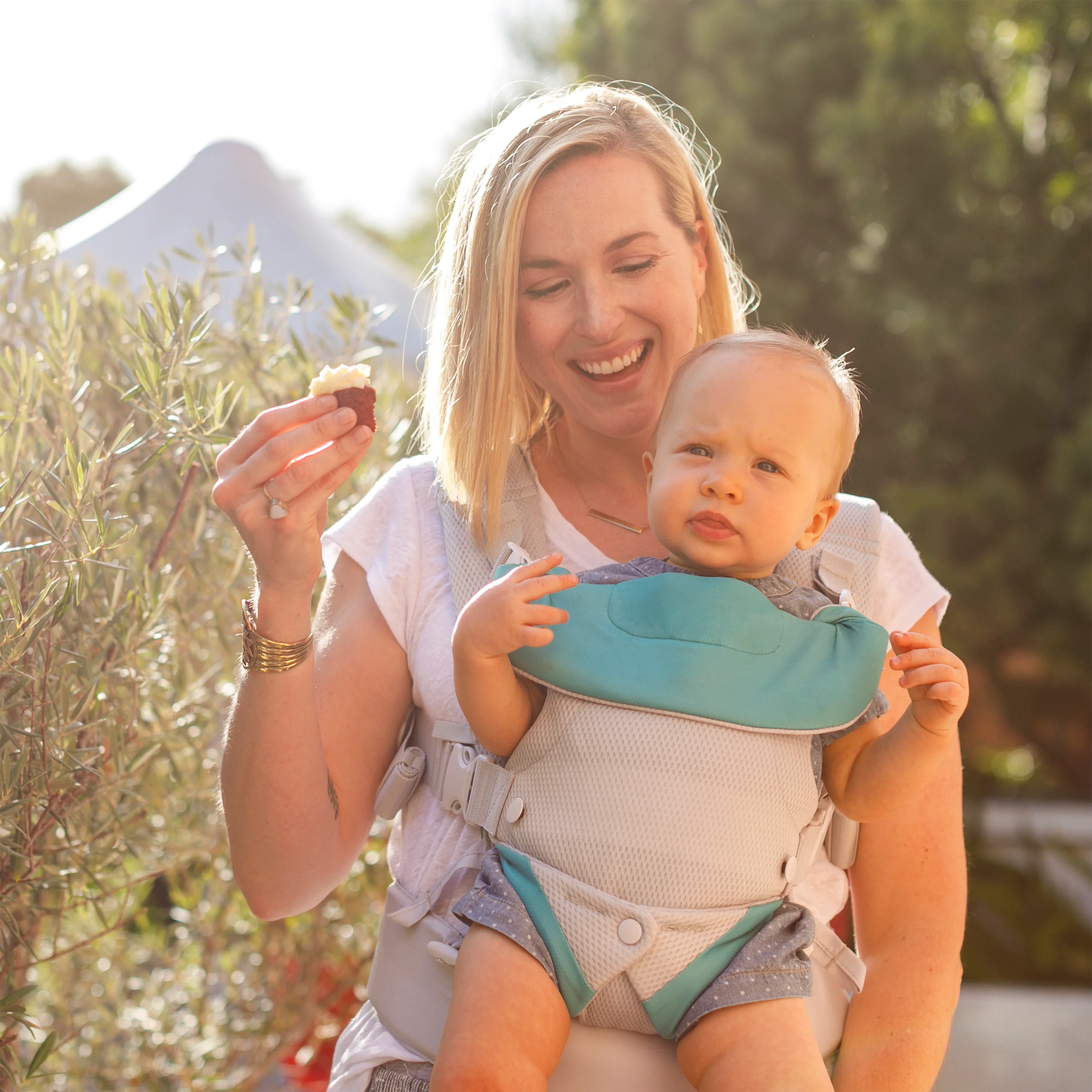 Flip™ 4-in-1 Light & Airy Convertible Carrier - Image 14