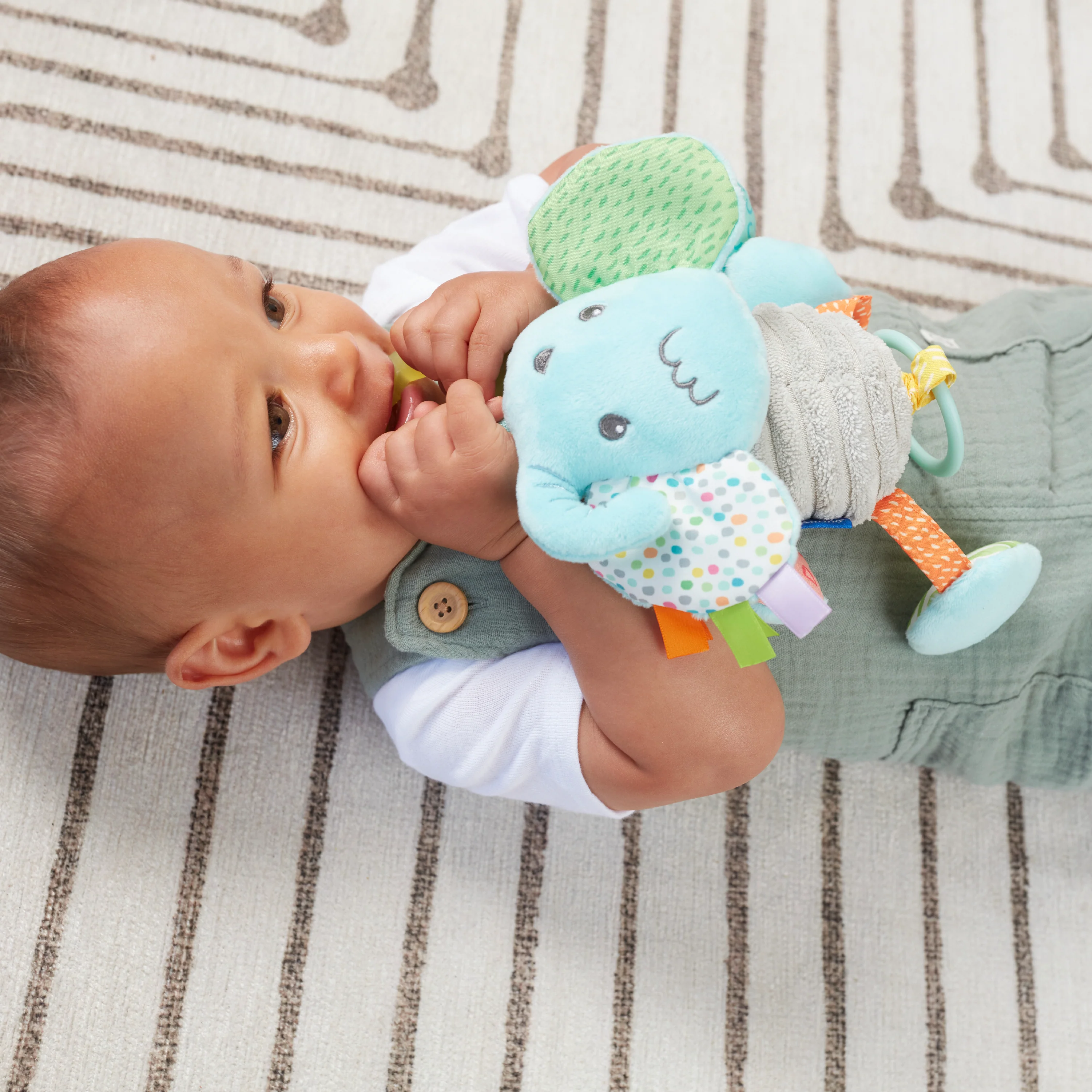 Pull & Shake Jittery Pal™ - Elephant - Image 7